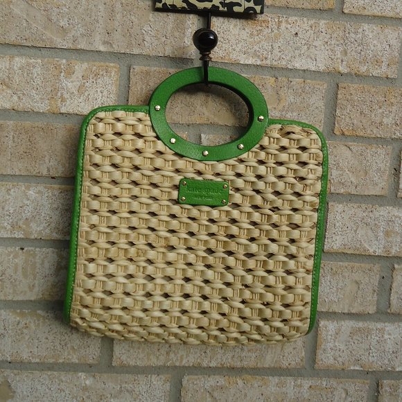 KATE SPADE New York straw/woven exterior handbag purse. Razor Green leather trim